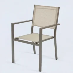 Sedia da giardino impilabile con braccioli quadrati in alluminio e textilene tortora Brezza